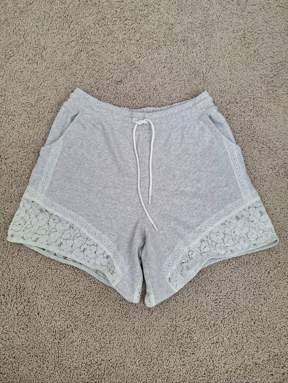 Daily Practice Lace Guard Light Heather Grey Buttery Soft Sweat Shorts Medium - Picture 4 of 13